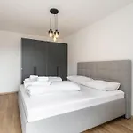 Διαμέρισμα 10 *